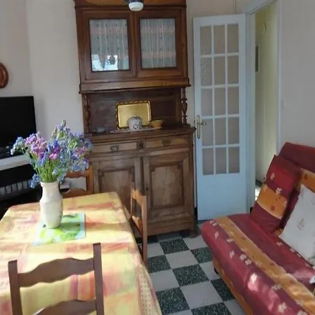 Villa Les Bains 26 *