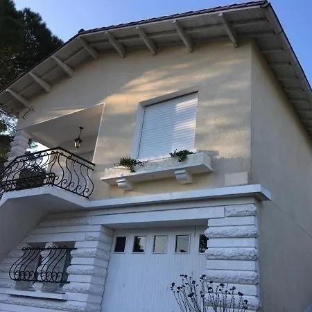 Villa Les Bains 26 *
